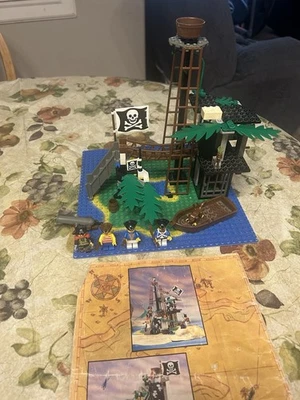 LEGO Piratas: Isla Prohibida (6270) retirado No completo con instrucciones 👀 Foto 1 de 4