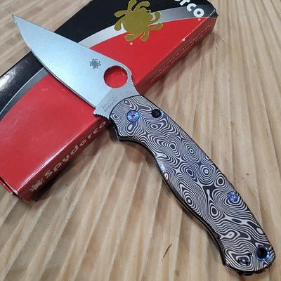 Spyderco Paramilitary 2 Maxamet, Básculas Grabadas Titanio + Clip C81GPDGY2 PM2  Foto 1 de 4