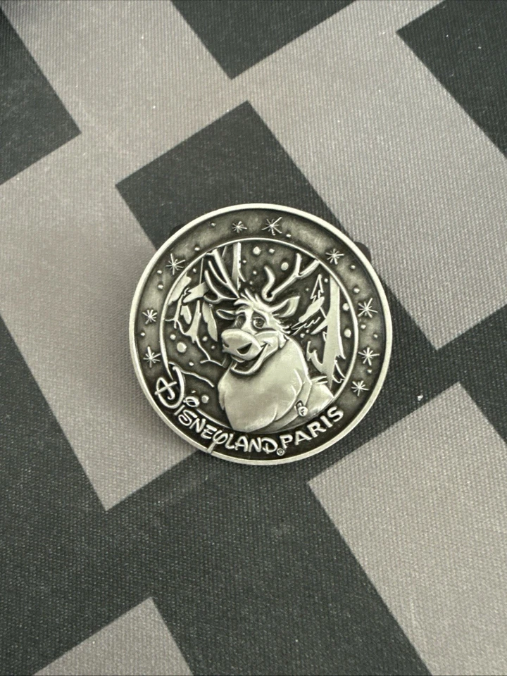 Prendedor Disney 137282 DL Medallón París: Reno congelado Sven - Envío comercial Foto 1 de 1