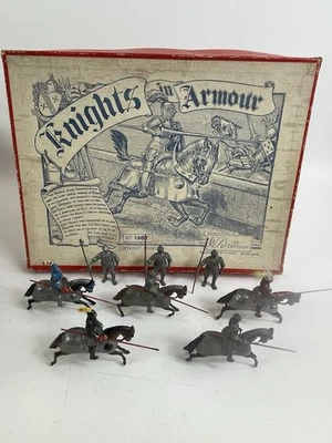 W. Britains Historical Series 16TH CENTURY KNIGHTS IN ARMOUR No. 1307 - Image 1 of 4