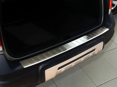 Protector de borde de carga con bisel adecuado para Volvo XC70 2004-2007 acero inoxidable - Imagen 1 de 3