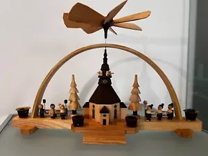 Schwibbogen-Pyramide Seiffener Christmette mit Turmbläsern. KULTURERBE - Bild 1 von 12