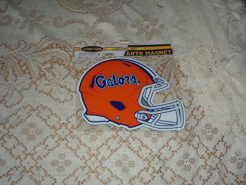 UNIVERSITY OF FLORIDA GATORS FOOTBALL HELMET 8 3/4"x 8 3/4" MAGNET NU SEAL Cover