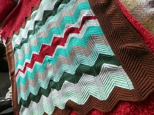 Vintage Hand Knitted Babies Cot Blanket / Throw 130cm x 108cm - Picture 1 of 6
