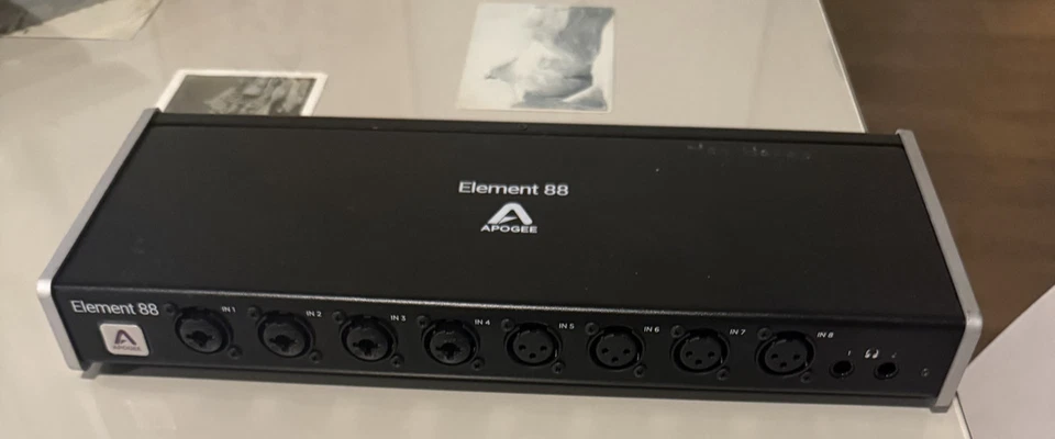 Interfaz de audio Thunderbolt Apogee Element 88 16x16 pulgadas Foto 1 de 4