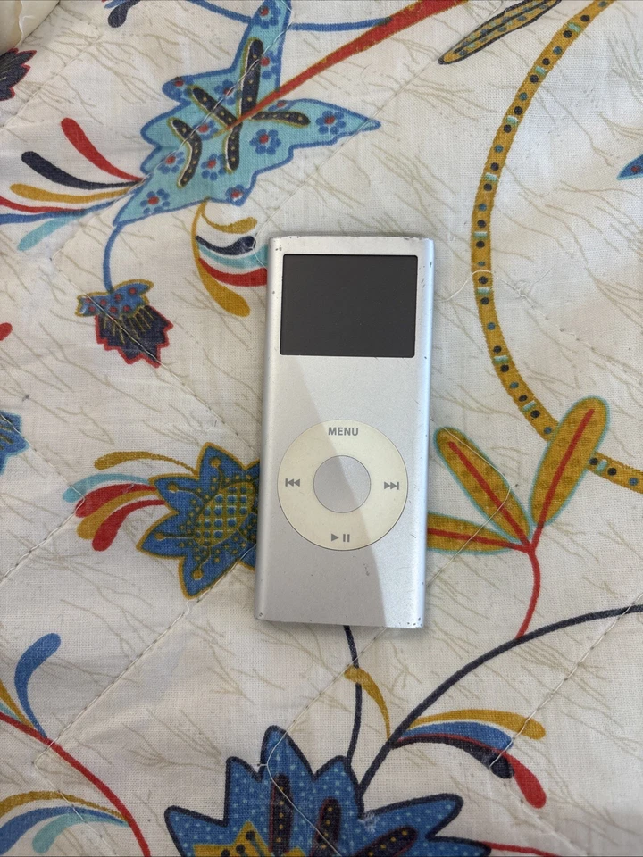 Apple iPod Nano A1199 2nd Generation 2GB Argento Silver N15 - Immagine 1 di 4