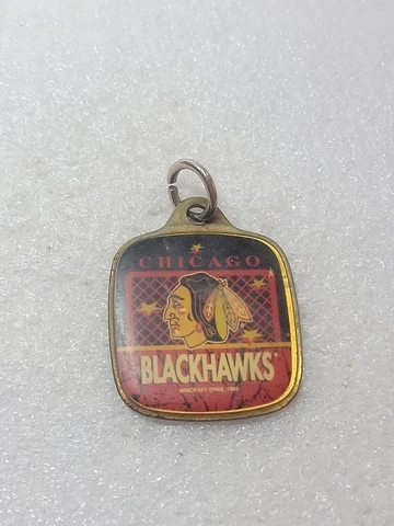 CHICAGO BLACKHAWKS Metal Gold Toned Enamel Wincraft 1993 Made in USA Hockey Cover