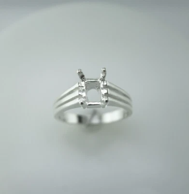 8 x 6 mm Emerald Cut Tri Rib Ring Setting Sterling Silver - Image 1 of 4