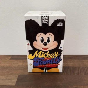 Auténtico EE. UU. - Pop Mart Disney Mickey Family Lindo Llavero Caja Ciega - Imagen 1 de 6