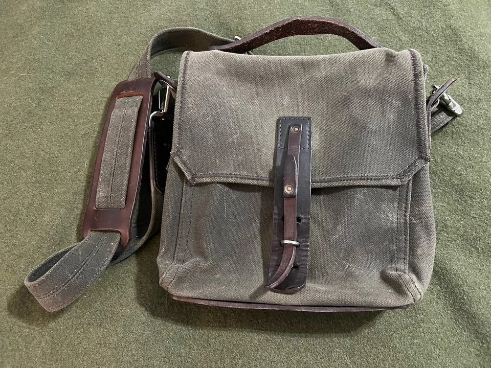 2022 马鞍背皮革登山背印第安纳挎包 — 第 1/4 张图片