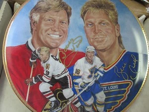 Piatto da collezione Gartlan USA 12" Bobby Hull & Bret Hull firmato a mano 736/950 - Foto 1 di 3