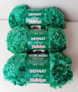 BERNAT Boa Christmas Holly Green Yarn Polyester Holidays Lot of 3 Skeins - Picture 1 of 3
