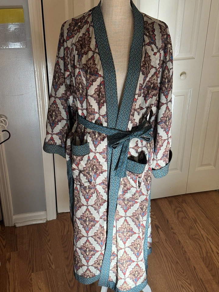 Bata de lujo H&M verde azulado estampado geométrico forrada con cinturón boho ropa de dormir kimono larga Foto 1 de 4
