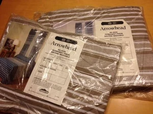 2 Vintage Deadstock Pfeilspitze gesteppte Kissenbezüge bügelfrei Dupont Dacron gestreift - Bild 1 von 9