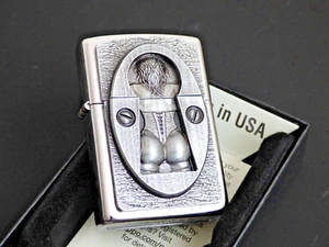 Zippo Lighter ⁕ Keyhole Girl Woman Sexy Emblem ⁕ 2003077 ⁕ Neu New ⁕ A460 - Bild 1 von 1