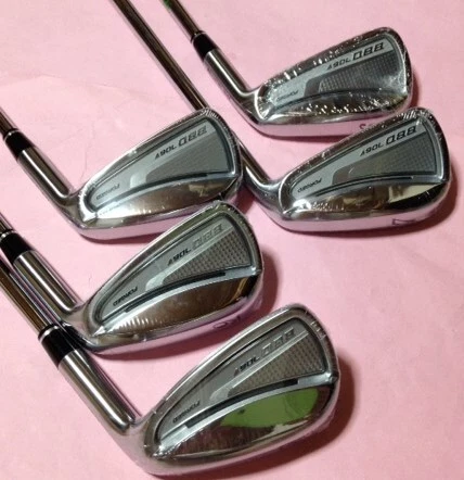 MINT Golf Iron Set Royal Collection 706V Dynamic Gold S200 5pcs 6-P JAPAN - Image 1 of 3