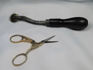 Vintage - Italian Stork Shape Scissors & USA Tracing Wheel - Picture 1 of 7