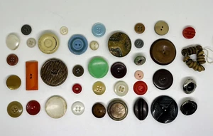 Lote mixto único de 50 conectores de baquelita, madera, metal y plástico con botones de colección - Imagen 1 de 7