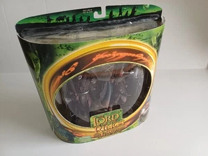 Lord Of The Rings LOTR Action Figure - Uruk-Hai Warrior vs. Gimli - Picture 1 of 5