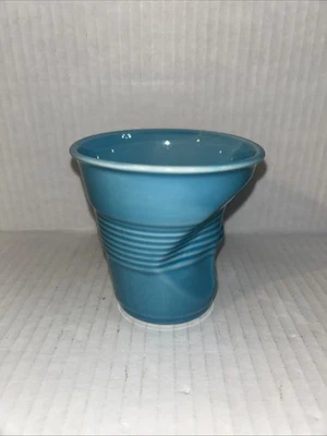 Taza de porcelana azul Revol France Froisses Cappuccino Espresso Crumple 4 oz Foto 1 de 4
