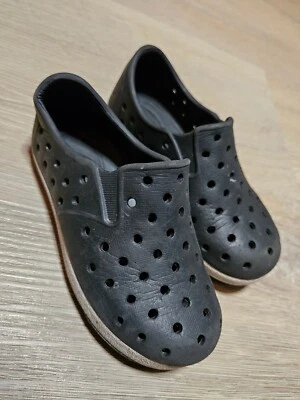 Unbranded Rubber Slip On Black Shoes Toddler Size 7 Unisex Sneakers - Image 1 of 4