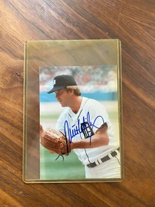 Milt Wilcox / D/ Bergman / signed photos 2 CARD LOT Detroit Tigers - Picture 1 of 2