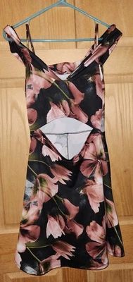 Charlotte Russe 黑色花卉露肩 Y2K A 字迷你连衣裙 L 开放式中腰  — 第 1/4 张图片