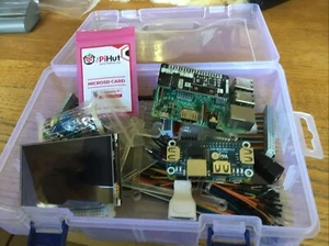 Raspberry Pi 3 Model B mit Saundkarte und Raspberry Zero und Diverse Kleinteile - Bild 1 von 3