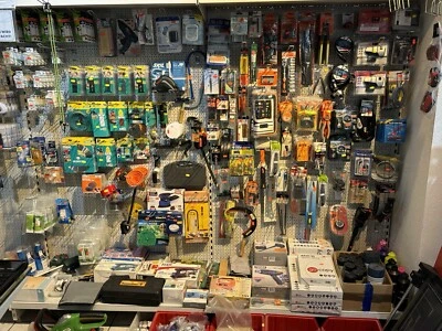 Mystery Pack aus Geschäftsauflösung 100 - 200 Teile Elektronik Baumarkt Posten - Bild 1 von 4