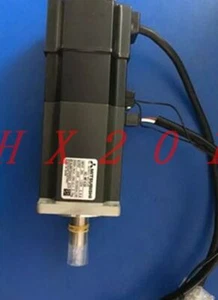 ONE NEW   Servo Motor HC-MF43B #E9 - Bild 1 von 4