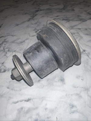 FORD 8C241000192AA E-150/E-250/E-350/E-450 ISOLANT Absorber Rubber Bushing QTY 1 - Image 1 of 4