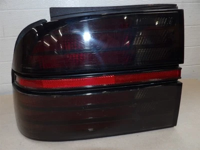 CONJUNTO DE LANTERNA TRASEIRA LATERAL DE PASSAGEIRO CHEVY BERETTA 89-1996 RH QUARTO PAINEL MONTADO - Imagem 1 de 4