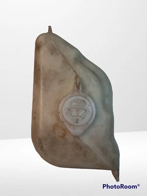 1989-1998 GEO TRACKER WINDSHIELD WASHER RESERVOIR P/N 060351-865 SUZUKI SIDEKICK - Image 1 of 4