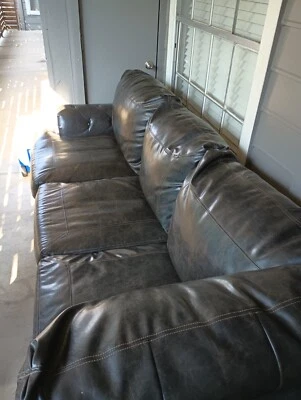 Leather sectional sofa used, rich dark brown/green mix. Great condition. Huge - Image 1 of 2