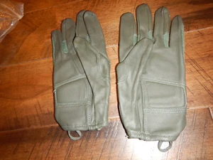 Gloves Combat Army Type II Capacitive * Medium * Foilage Green * NEW - Picture 1 of 6