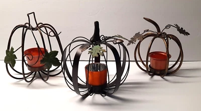 Lote de 3 candelabros de luz de té de calabaza de metal temporada de otoño de Halloween usados Foto 1 de 4