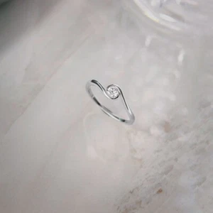 Round Cut Lab-Grown Diamond Classic Swirl Solitaire Women's 950 Platinum Ring - Picture 1 of 9