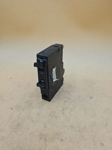 Disyuntor enchufable Square D QOT2020 doble tándem 20 amperios. Sin gancho - Imagen 1 de 5