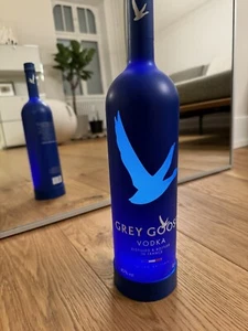 Grey Goose Night Vision - Light the Night limited Edition - mit LED ( 1 Liter) - Bild 1 von 3