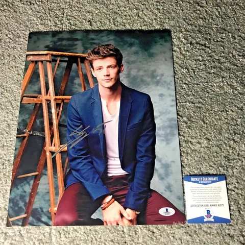 Grant Gustin signed autograph 11x14 Photo Flash Barry Allen DC PROOF BECKETT BAS Cover