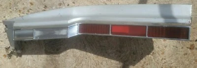 Conjunto de lámpara de luz trasera Oldsmobile Toronado PASE DERECHO OEM 1975-78 5966456 Foto 1 de 4