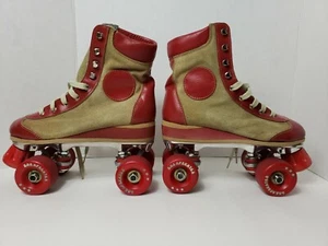 Pattini a rotelle vintage rosso/marrone scamosciati marca CheapSkates donna taglia 7 con scatola - Foto 1 di 12