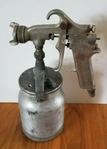 Vintage DEVILBISS Paint Spray Gun #39 w/ Feed Cup - Picture 1 of 12