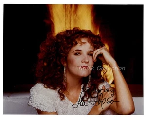 Lea Thompson - signiertes Autogramm Farbfoto 8x10 - ZURÜCK IN DIE ZUKUNFT - Bild 1 von 1