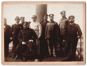 Fotografie Besatzung des Torpedoboot S 22 an Bord, wurde 1916 durch eine Mine v - Picture 1 of 2