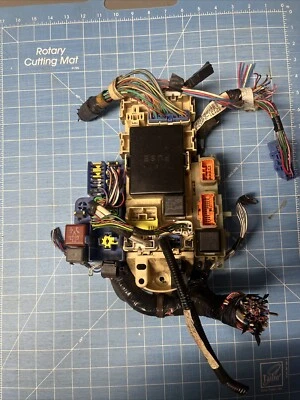 94 Lexus SC400 Cabin Interior Fuse Relay Box Block Integration Relay OEM - Image 1 of 3