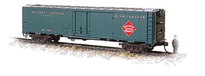 REA EXPRESS ICE REEFER 50 ft CAR - HO SCALE - " HUNTER GREEN " RED Logo RTR NEW - Image 1 of 2
