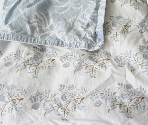 Pottery Barn Standard Size Pillow Sham Blue White Floral Organic Cotton 20x26 - Picture 1 of 5