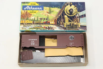 HO Athearn Blue Box 5035 50' Auto Box Car Southern Pacific SP 65929 Brown Kit - Image 1 of 4