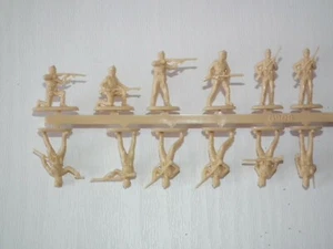 Sombrero escala 1/72 Primera Guerra Mundial Infantería Austriaca. Figuras modelo - Contiene 1 abeto - 8060 - Imagen 1 de 2